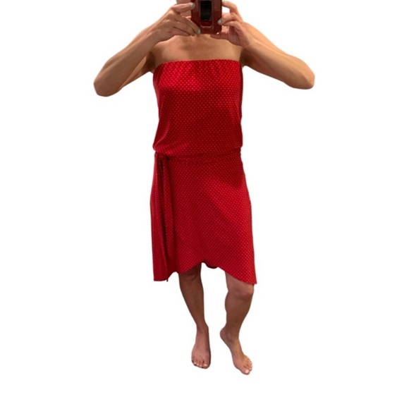 Veronica M Red Polka dot Strapless dress
Size: XS - Picture 4 of 9